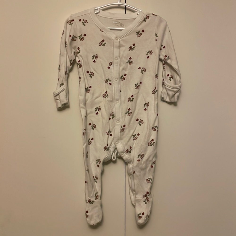Old navy flower footie